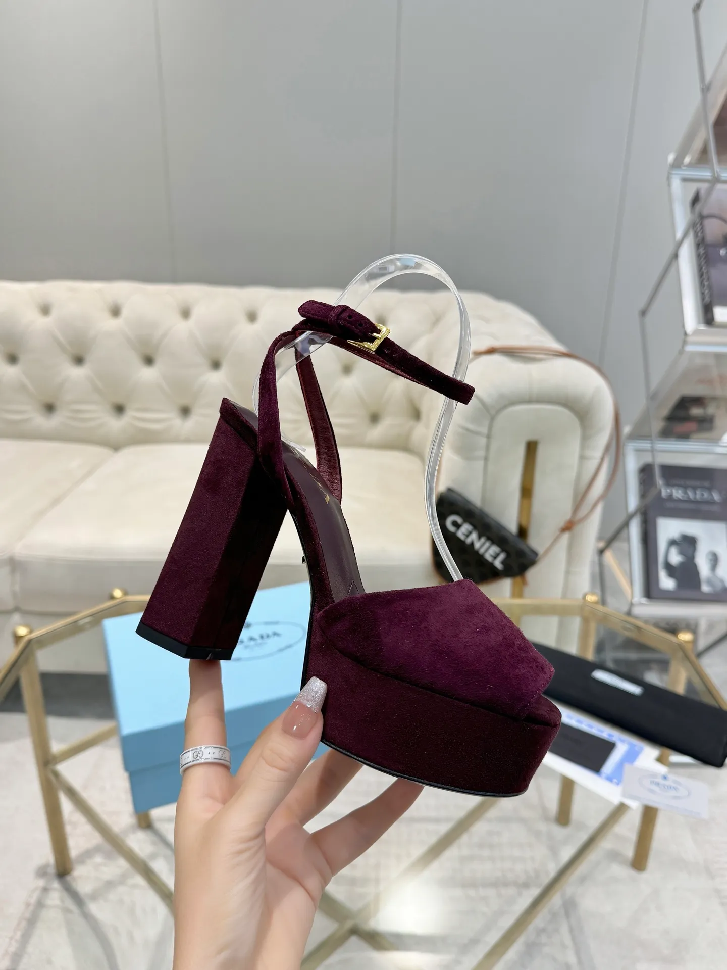 👟👟Ex-factory price 600👟👟 (imitation leather bottom-20) New arrival 👉Ready stock👈Remove the original board and make a 1:1 replica‼ ️The highest version ✅ Prada's early spring catwalk hot style 😘The latest spring style thick square toe water platform series (genuine leather outsole), (simulated leather sole) goddess must-have for super beautiful feet 👉The upper is made of imported original calfskin, soft and textured, lining + foot pads, imported sheepskin lining, breathable and comfortable, private model water platform, heel, water platform 3.5M, heel height 12M Code number 35M-39M (34 40 41 42 43 is custom-made and cannot be returned or exchanged)